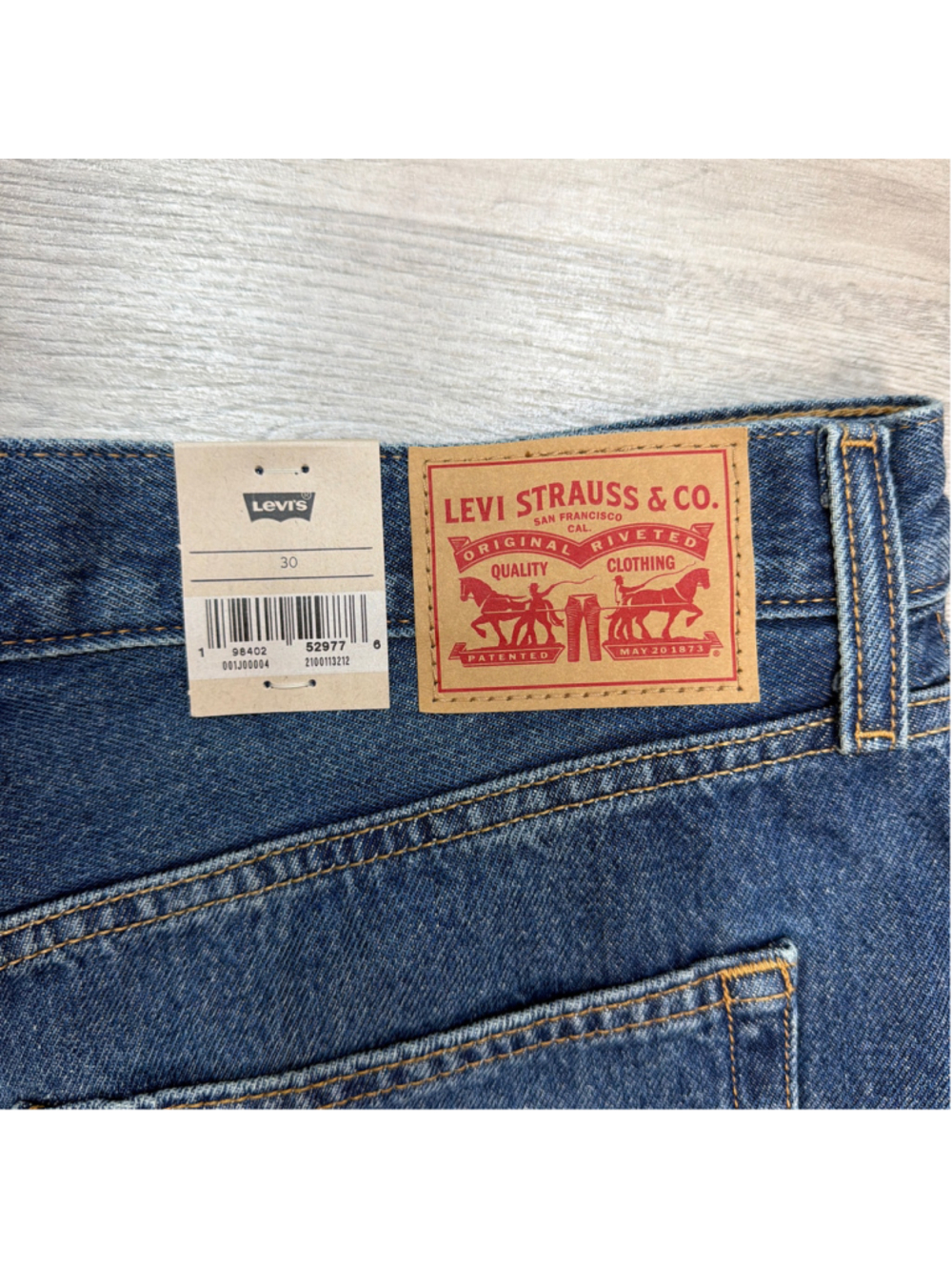NWT Levi's '94 Baggy Jean Shorts Sz 30! - Picture 4 of 7